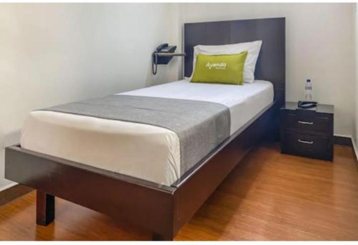 Hotel Castellon Plaza เปเรย์รา ภายนอก รูปภาพ