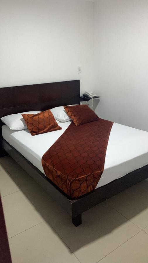 Hotel Castellon Plaza เปเรย์รา ภายนอก รูปภาพ